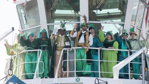 Llegada de los Reyes Magos en barco