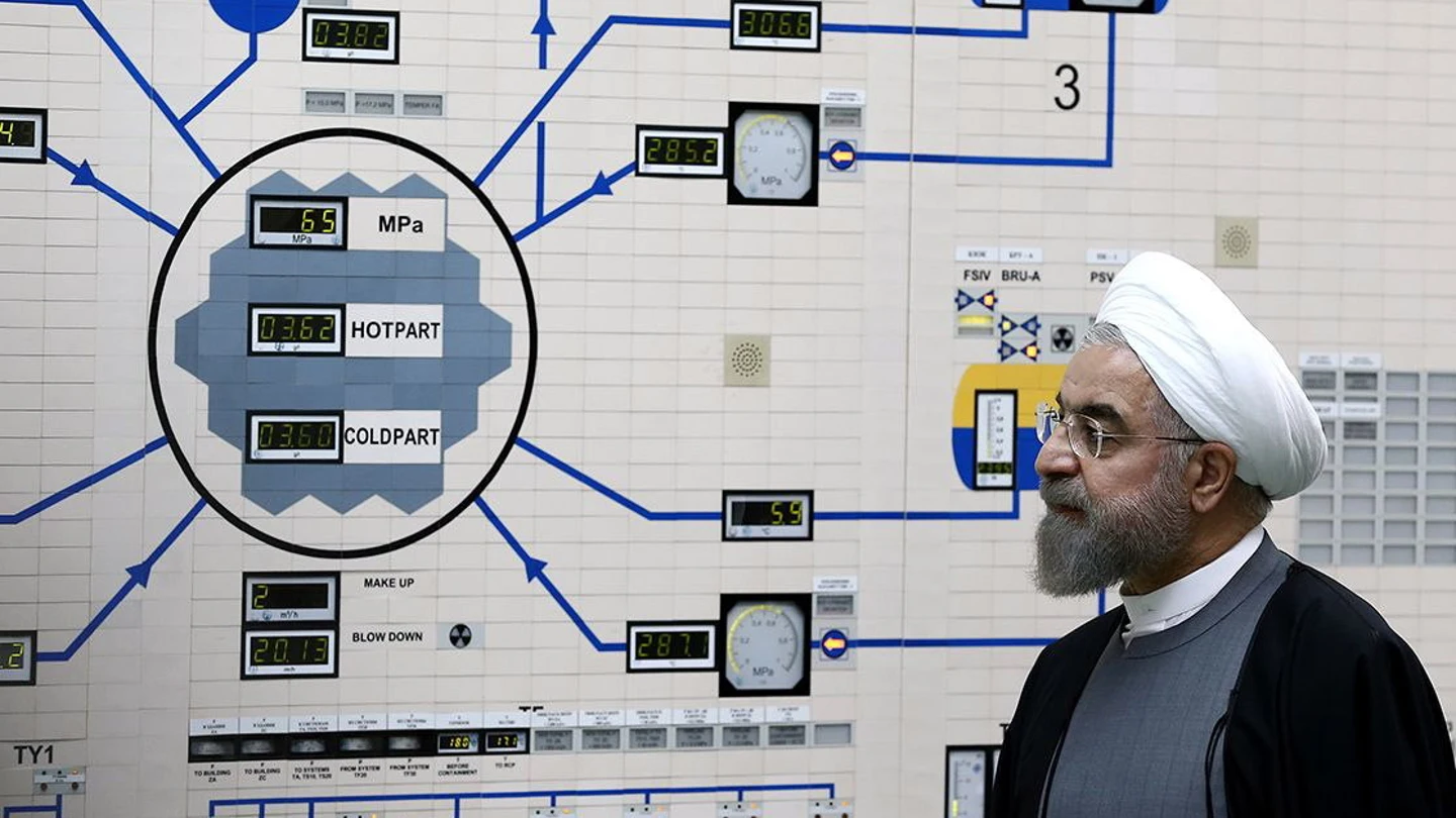 El presidente iraní Hassan Rouhani, visitando la central nuclear de la ciudad de Bushehr El presidente iraní Hassan Rouhani, visitando la central nuclear de la ciudad de Bushehr