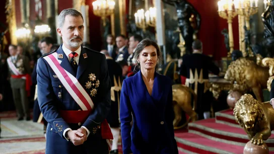 Los reyes abandona el Salón del Trono del Palacio Real Los reyes abandona el Salón del Trono del Palacio Real