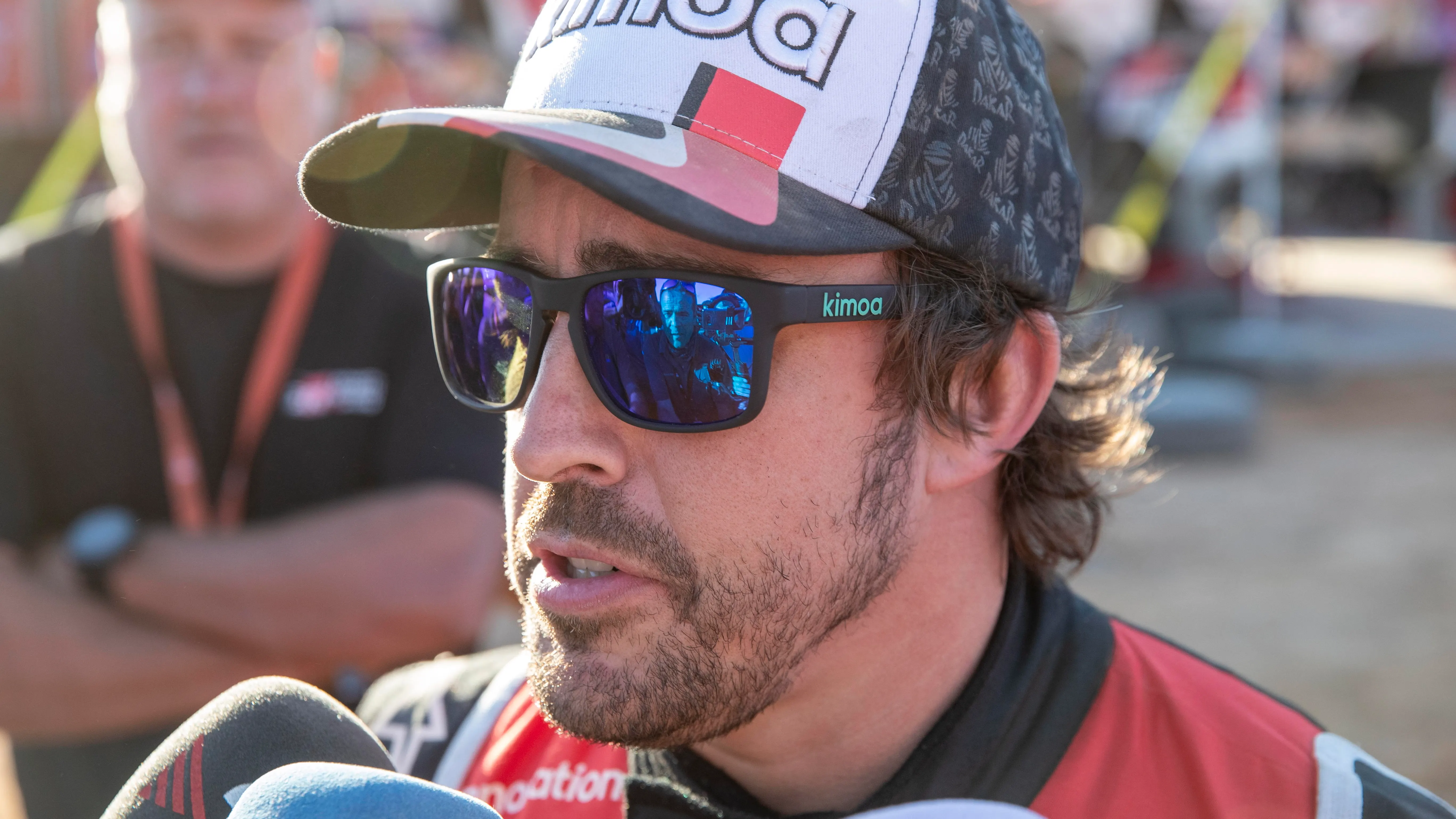 Fernando Alonso atiende a los medios en Arabia Saudí