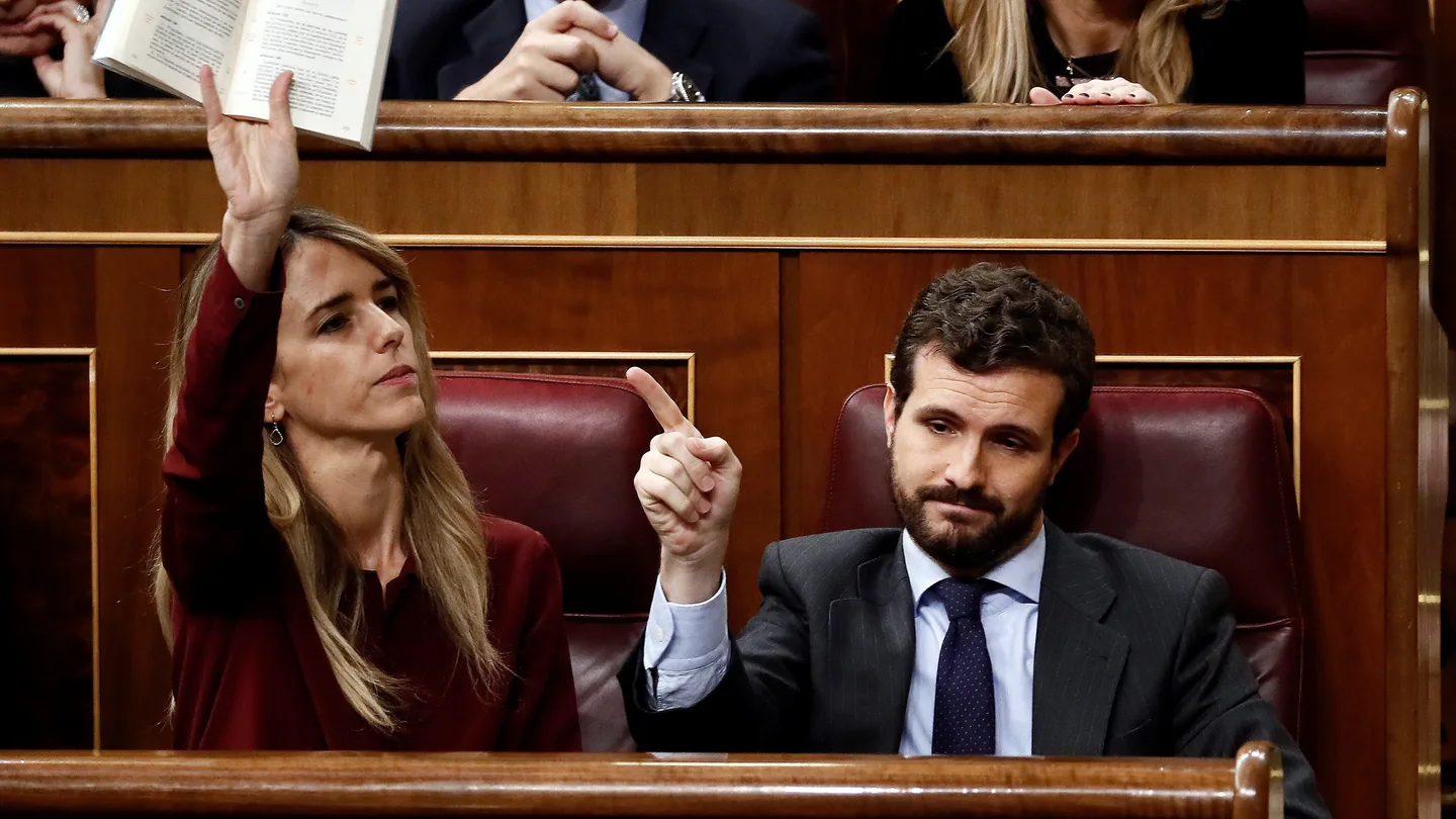 Desde Álvarez de Toledo hasta Echenique: los políticos reaccionan ante el primer Gobierno de coalición de la democracia Desde Álvarez de Toledo hasta Echenique: los políticos reaccionan ante el primer Gobierno de coalición de la democracia