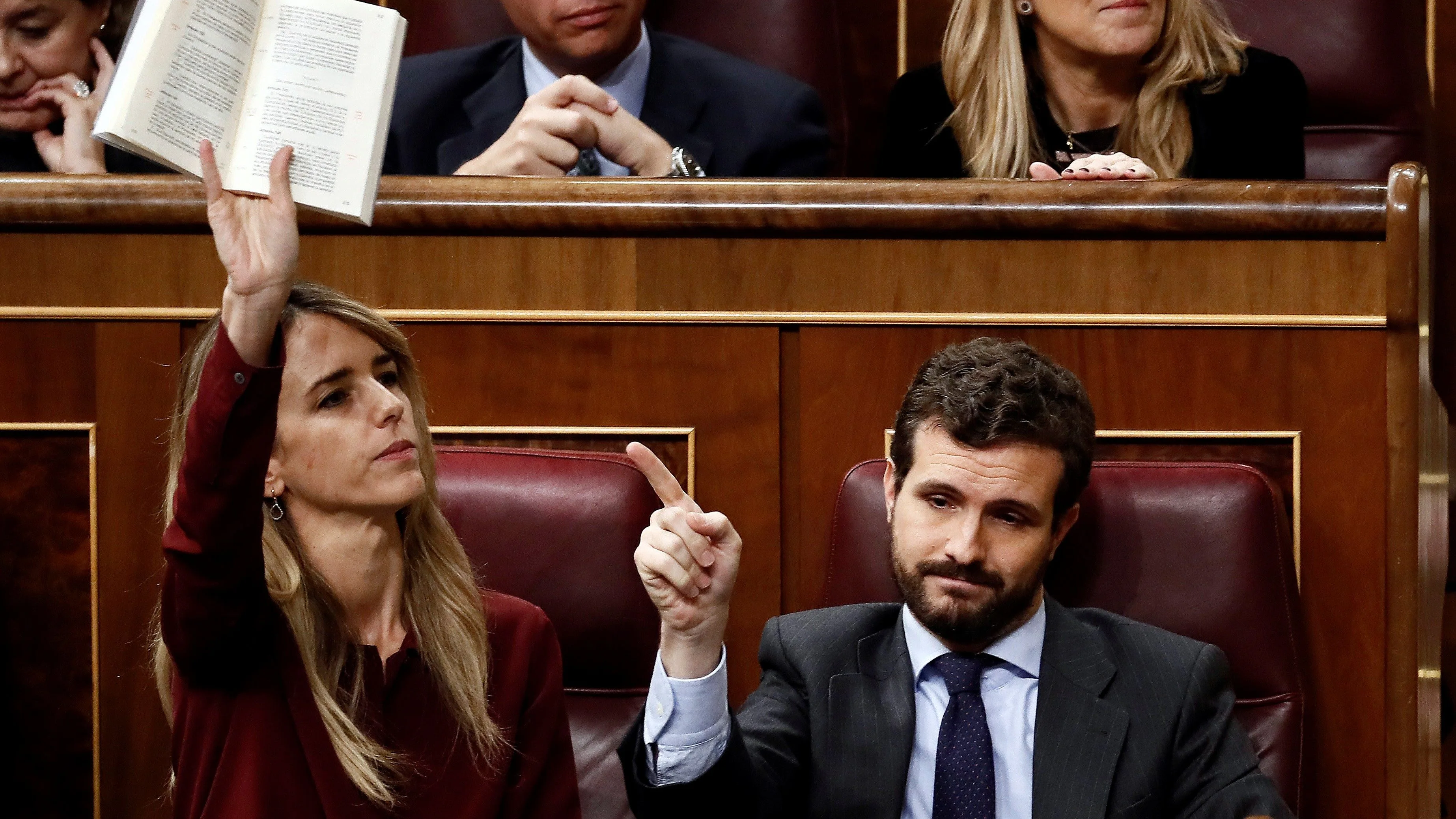 Desde Álvarez de Toledo hasta Echenique: los políticos reaccionan ante el primer Gobierno de coalición de la democracia