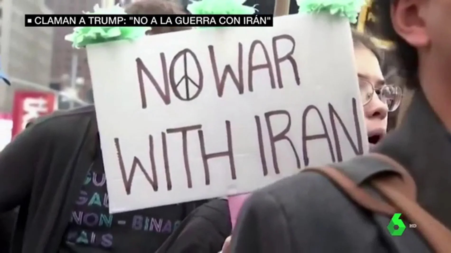 El 'no a la guerra' retumba en todo EEUU: manifestantes claman a Trump para que frene sus ataques a Irán