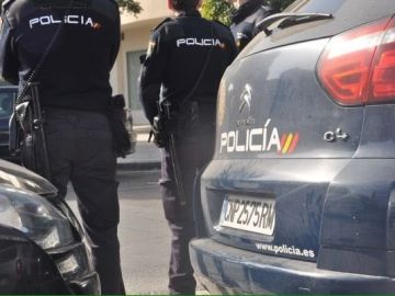 Agentes de la Policía Nacional Agentes de la Policía Nacional