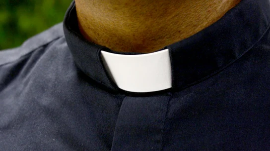 Sacerdote de la Iglesia católica Sacerdote de la Iglesia católica