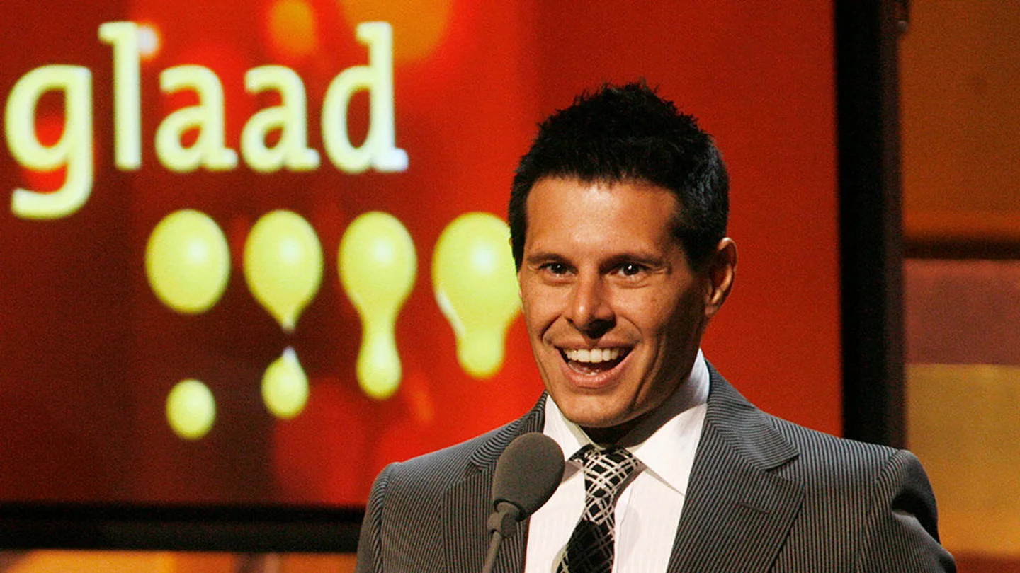 Silvio Horta recogiendo el premio Glaad a mejor comedia por 'Ugly Betty' Silvio Horta recogiendo el premio Glaad a mejor comedia por 'Ugly Betty'