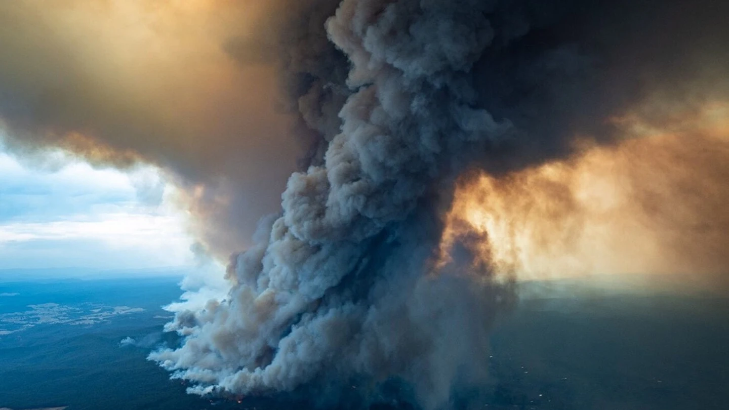 Gran nube de humo sobre Victoria, Australia Gran nube de humo sobre Victoria, Australia