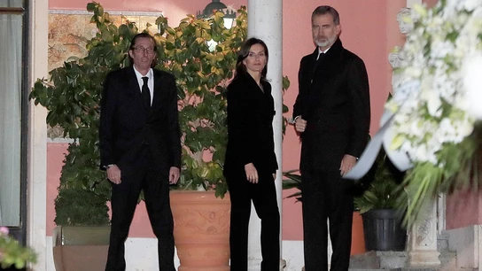 Los reyes Felipe y Letizia visitan la capilla ardiente Los reyes Felipe y Letizia visitan la capilla ardiente
