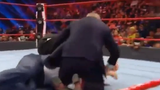 Pastor abordado en la WWE Pastor abordado en la WWE