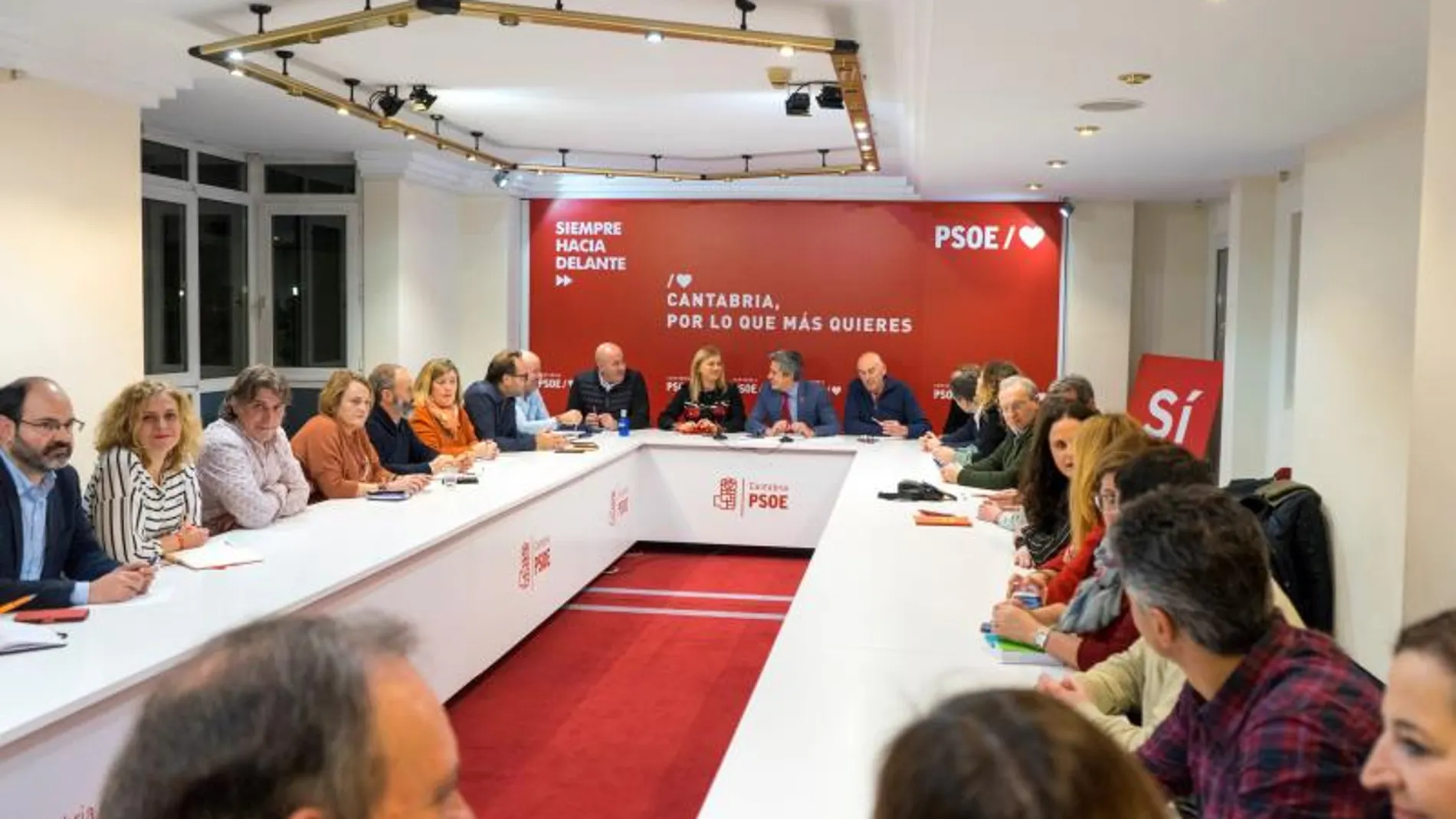 Los miembros de la ejecutiva del PSOE cántabro 