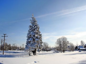 Imagen de archivo de un pueblo ruso nevado Imagen de archivo de un pueblo ruso nevado
