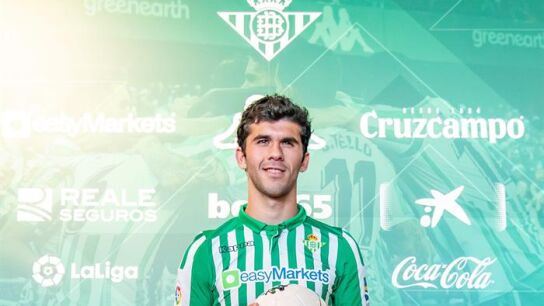 Carles Ale&ntilde;&aacute; presentado por el Real Betis
