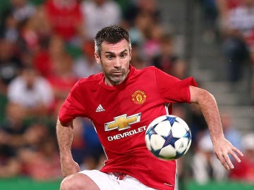 Gillespie jugando con el equipo de leyendas del United Gillespie jugando con el equipo de leyendas del United