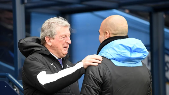 Pep Guardiola y Roy Hodgson se saludan. Pep Guardiola y Roy Hodgson se saludan.