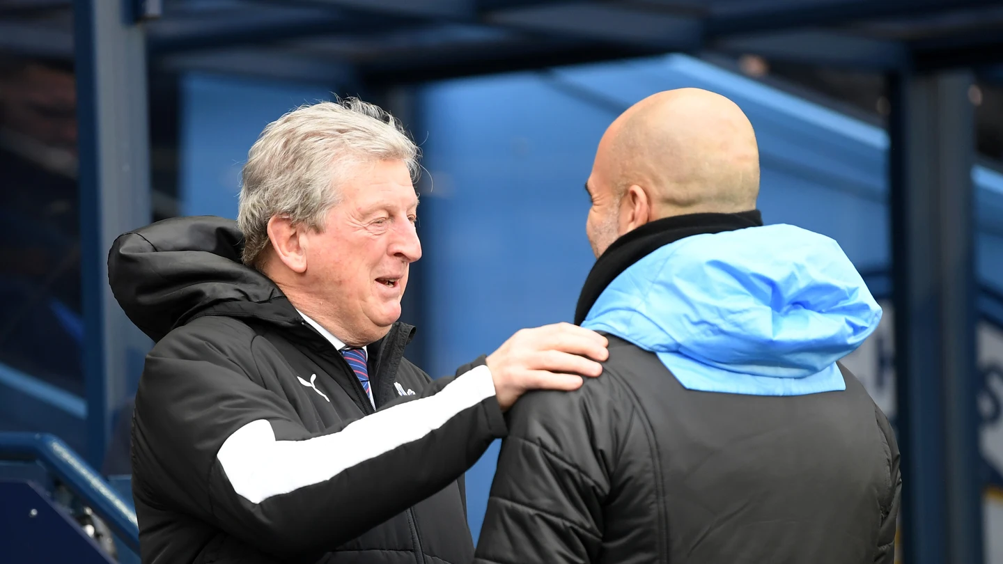 Pep Guardiola y Roy Hodgson se saludan. Pep Guardiola y Roy Hodgson se saludan.