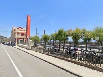 La estación de Rodalies en Montgat, donde el conductor ha tenido que finalizar su jornada. La estación de Rodalies en Montgat, donde el conductor ha tenido que finalizar su jornada.