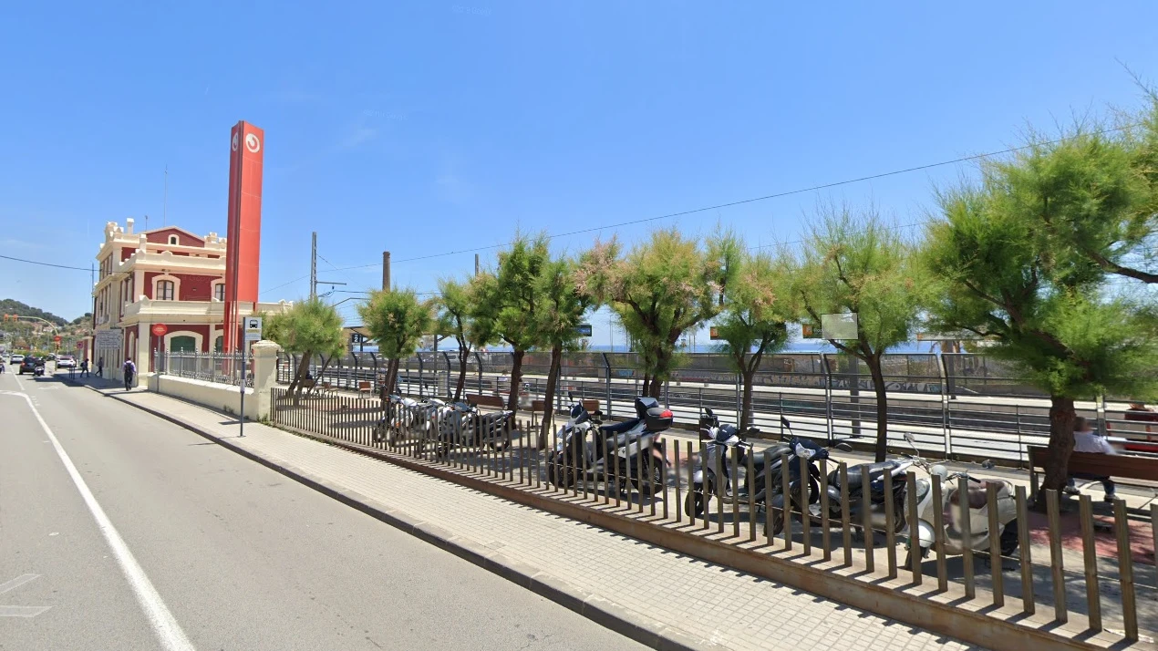 La estación de Rodalies en Montgat, donde el conductor ha tenido que finalizar su jornada.