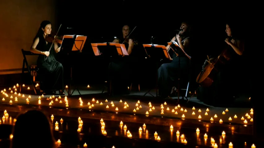 Música clásica a la luz de las velas en el espectáculo 'Candlelight'