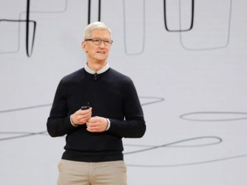 Apple Chicago wrapup Tim Cook welcomes Keynote audience to Lane Tech College Preparatory High School 03272018_643x397