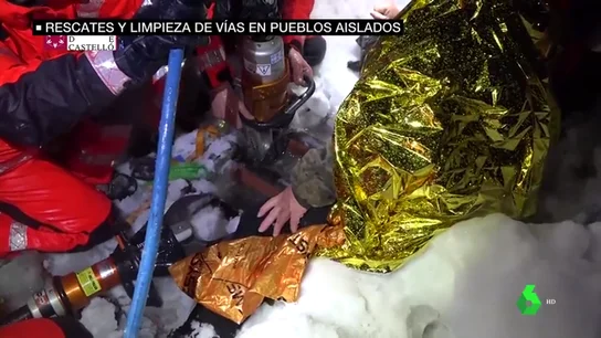 Rescate a un hombre que quedó atrapado cuando caminaba por la nieve en Morella Rescate a un hombre que quedó atrapado cuando caminaba por la nieve en Morella