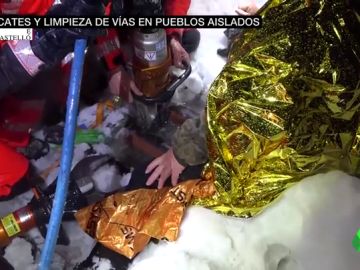 Rescate a un hombre que quedó atrapado cuando caminaba por la nieve en Morella Rescate a un hombre que quedó atrapado cuando caminaba por la nieve en Morella