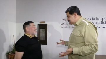 Maradona, junto a Nicolás Maduro