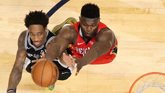 Zion Williamson gana el rebote a DeMar DeRozan Zion Williamson gana el rebote a DeMar DeRozan