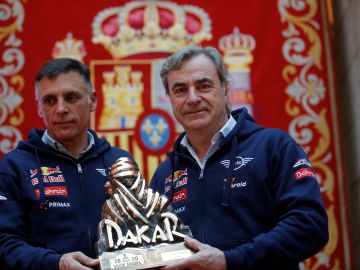 Carlos Sainz y Lucas Cruz tras ganar el Dakar 2020 Carlos Sainz y Lucas Cruz tras ganar el Dakar 2020