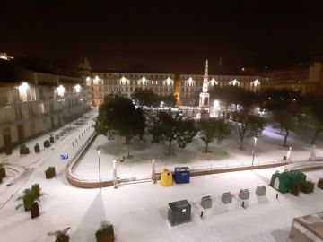 Málaga se cubre de blanco tras la fuerte granizada Málaga se cubre de blanco tras la fuerte granizada