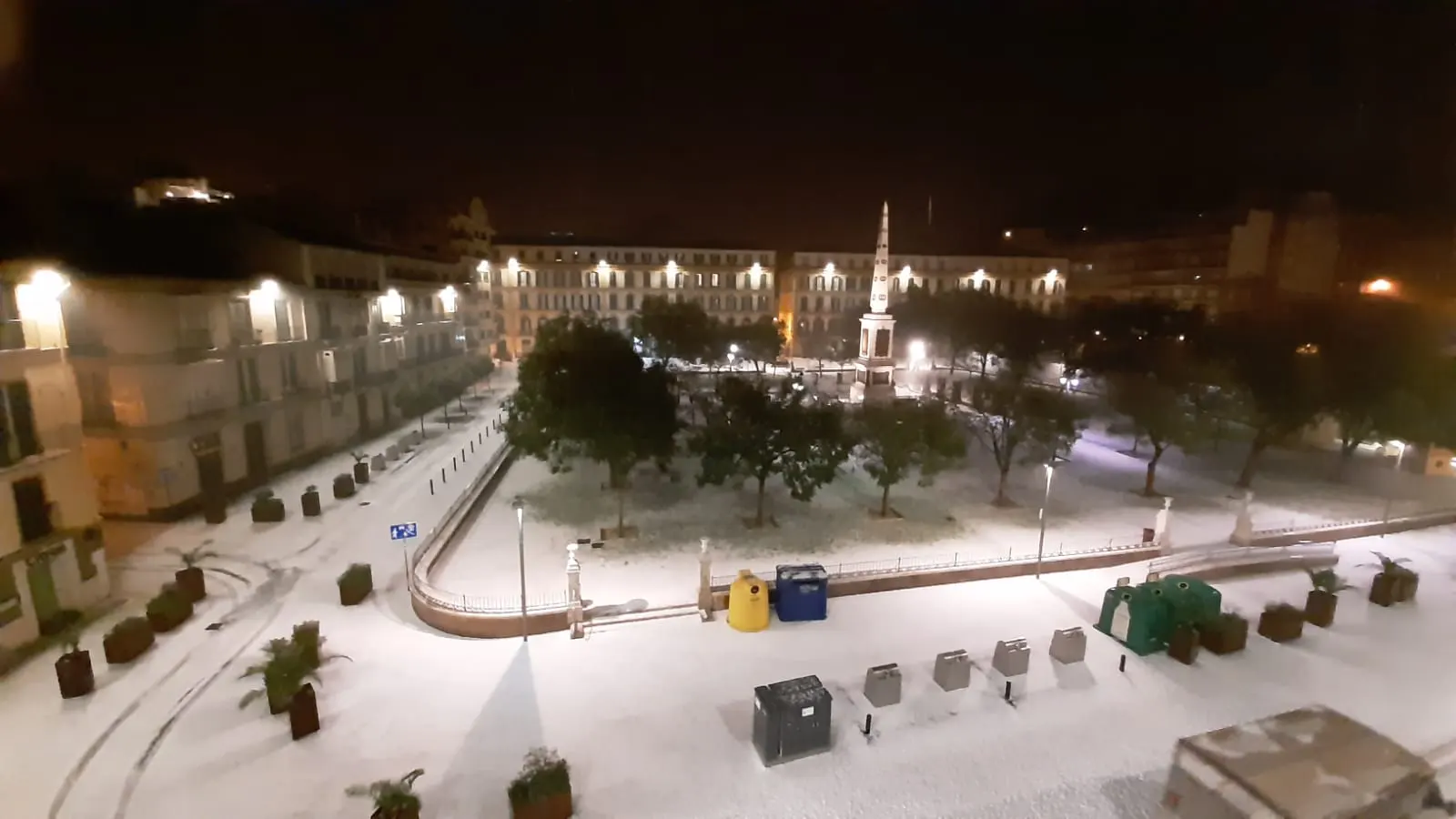 Málaga se cubre de blanco tras la fuerte granizada