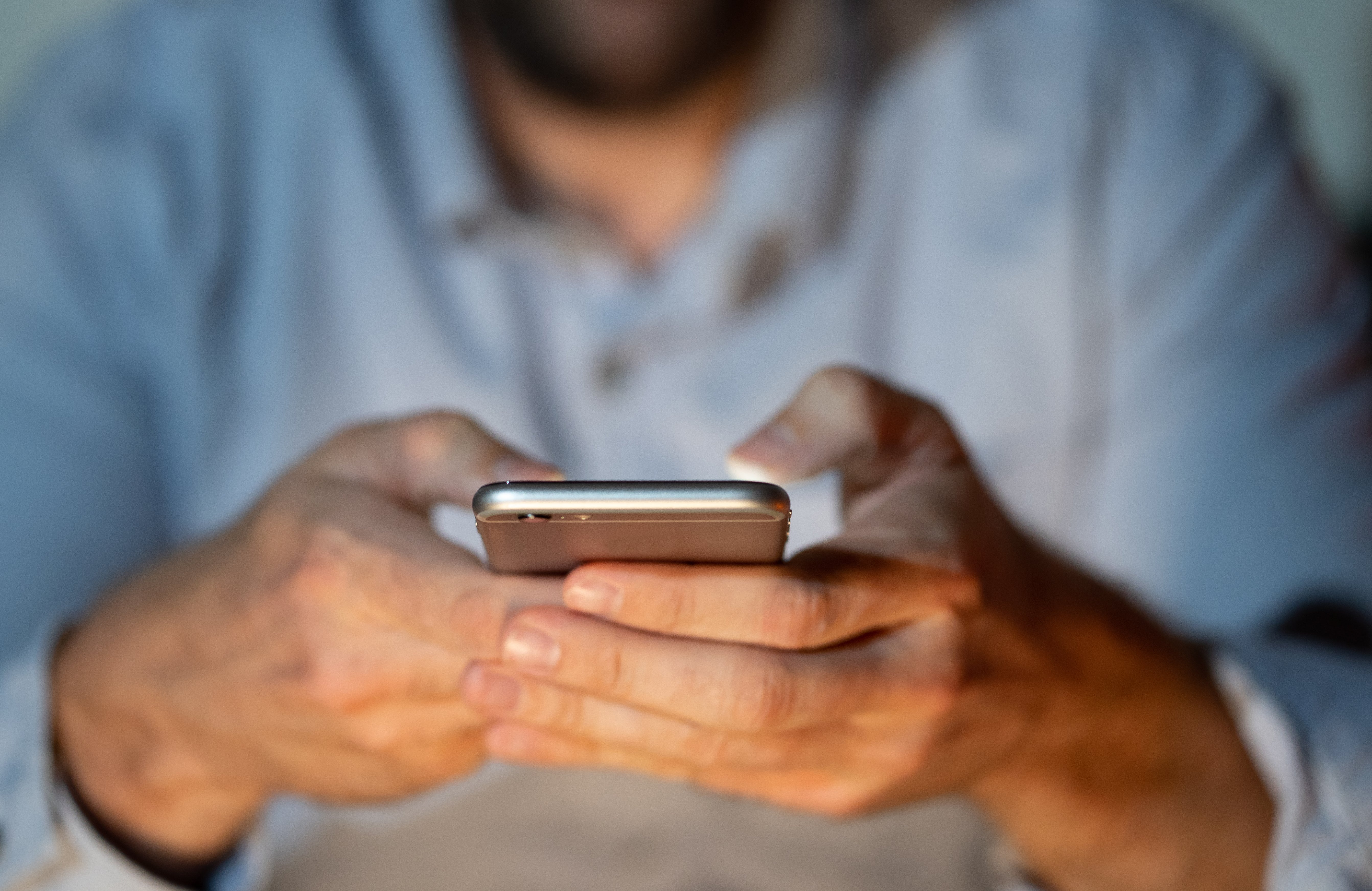 El mercado ofrece numerosos programas espías fáciles de instalar en cualquier dispositivo.