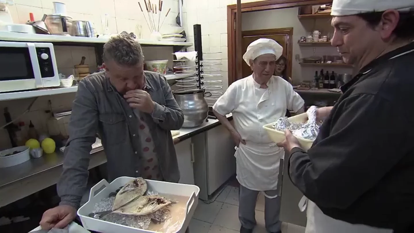 Chicote vive una de las peores experiencias de Pesadilla en la cocina por "la mierda" de comida del 'Rusiñol' Chicote vive una de las peores experiencias de Pesadilla en la cocina por "la mierda" de comida del 'Rusiñol'