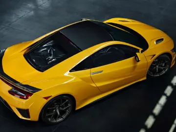 Honda homenajea su pasado tiñendo de amarillo el NSX Honda homenajea su pasado tiñendo de amarillo el NSX