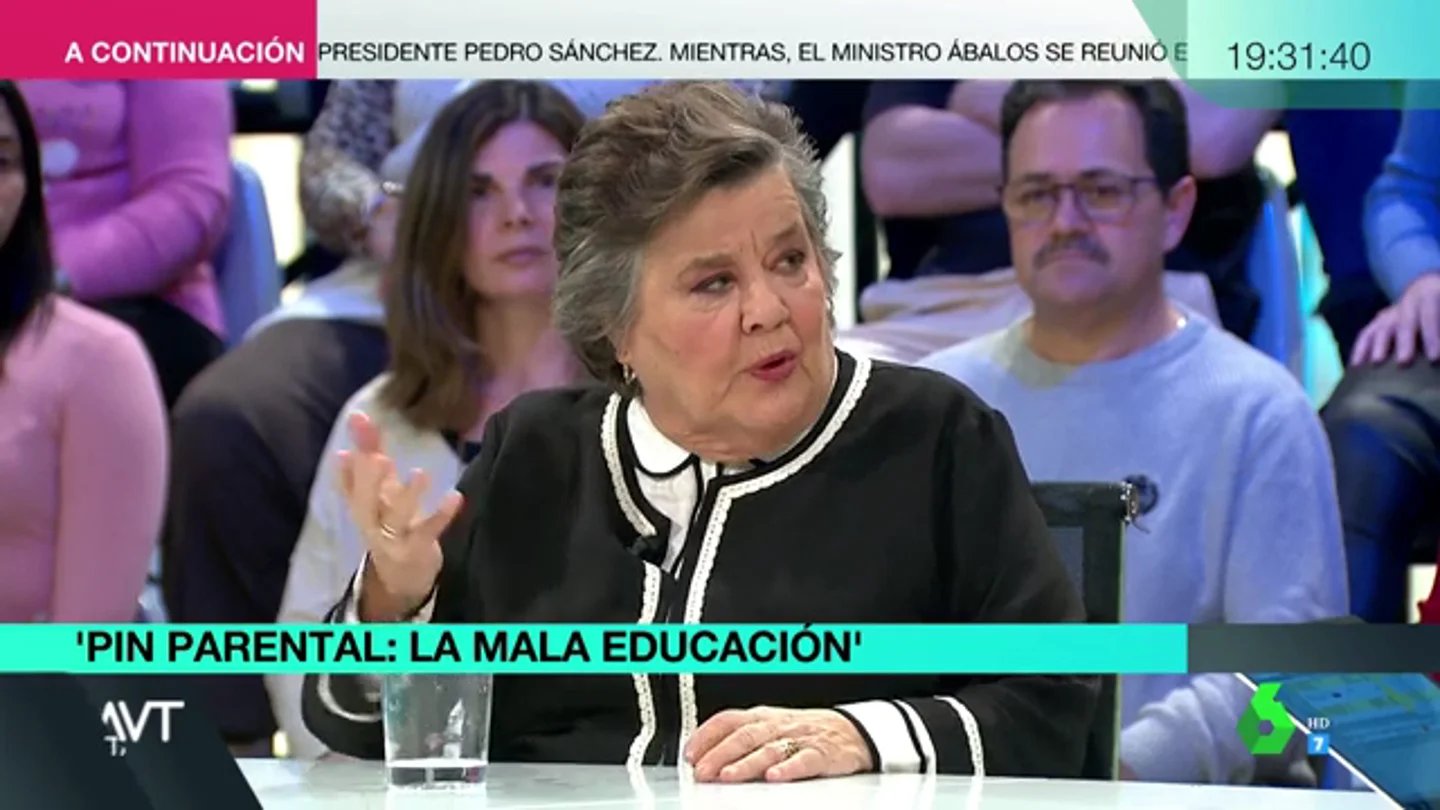 La tajante respuesta de Cristina Almeida al portavoz de Vox que aseguró que "a los socialistas les pone el sexo anal" La tajante respuesta de Cristina Almeida al portavoz de Vox que aseguró que "a los socialistas les pone el sexo anal"