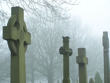 Una tumba en un cementerio (archivo) Una tumba en un cementerio (archivo)