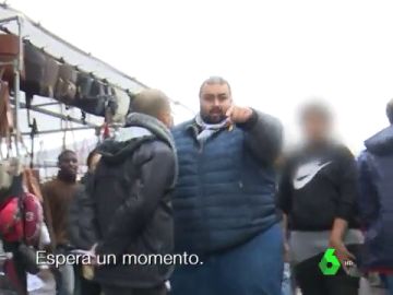 El tenso encuentro de Equipo de Investigación con un hermano de Sinaí Giménez: "¿Puedes bajar la cámara?" El tenso encuentro de Equipo de Investigación con un hermano de Sinaí Giménez: "¿Puedes bajar la cámara?"