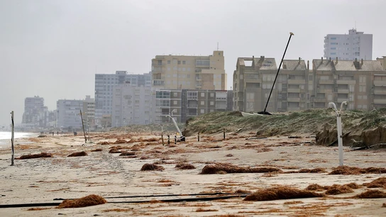Vista de la playa de El Perellonet, Valencia Vista de la playa de El Perellonet, Valencia