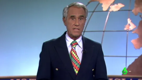 El icónico estilo de Carrascal, noticias cargadas de improvisación... así fueron los comienzos de Antena 3 Noticias El icónico estilo de Carrascal, noticias cargadas de improvisación... así fueron los comienzos de Antena 3 Noticias