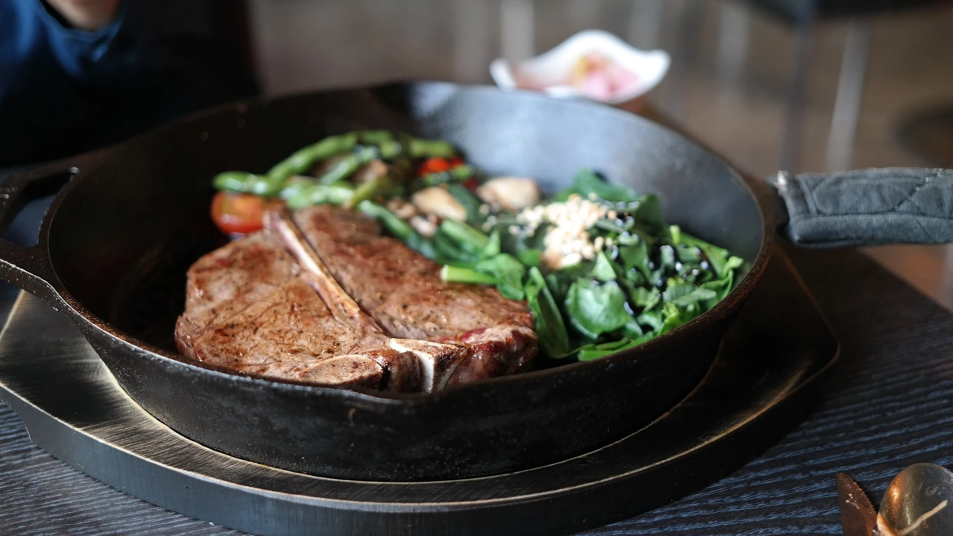 Filete cocinado en la sartén