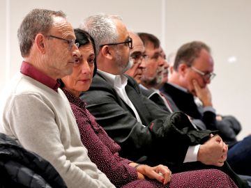 Los ocho exdirectivos de Ferrocarrils de la Generalitat en el banquillo Los ocho exdirectivos de Ferrocarrils de la Generalitat en el banquillo