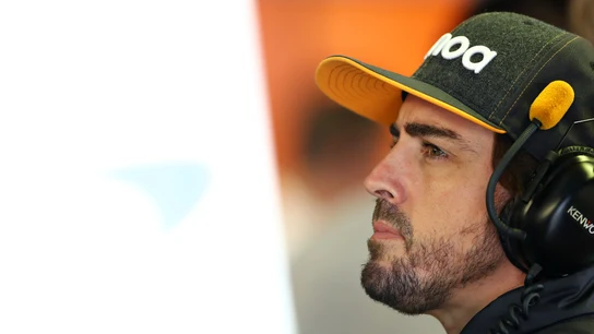 Fernando Alonso, en actitud pensativa Fernando Alonso, en actitud pensativa