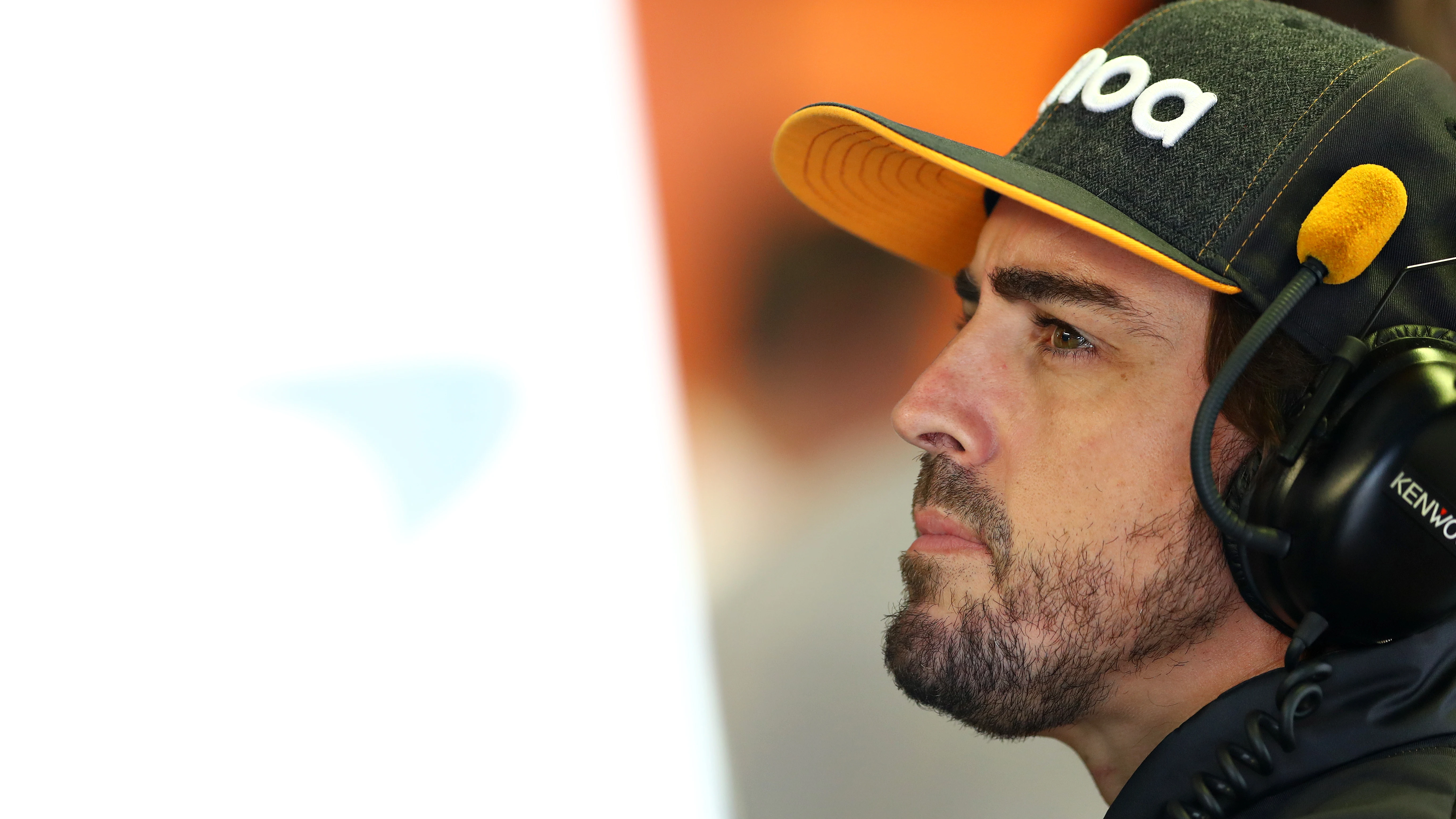 Fernando Alonso, en actitud pensativa