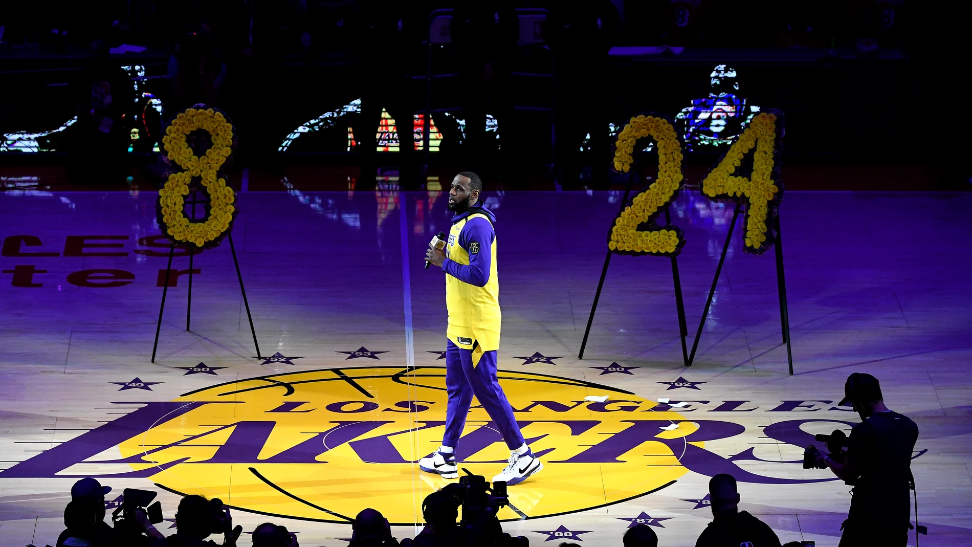 LeBron James, homenajeando a Kobe Bryant