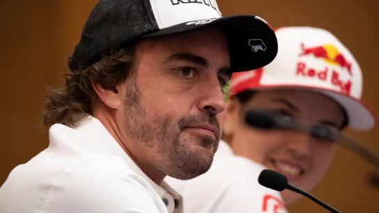 Fernando Alonso, con el rostro serio. Fernando Alonso, con el rostro serio.
