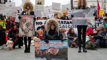 Imagen de la protesta en Madrid para denunciar las negativas consecuencias de la caza en España y reivindicar una ley estatal de protección animal