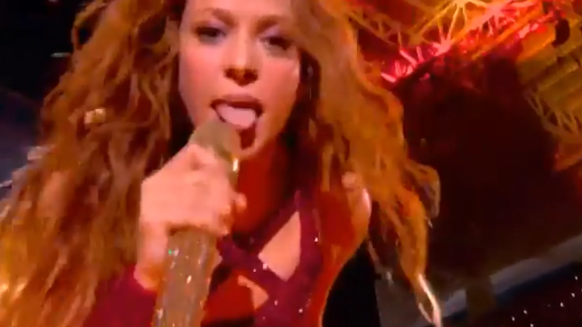 Shakira y su momento sacando la lengua en la Super Bowl