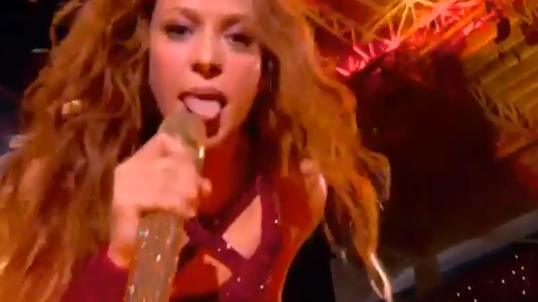 Shakira y su momento sacando la lengua en la Super Bowl