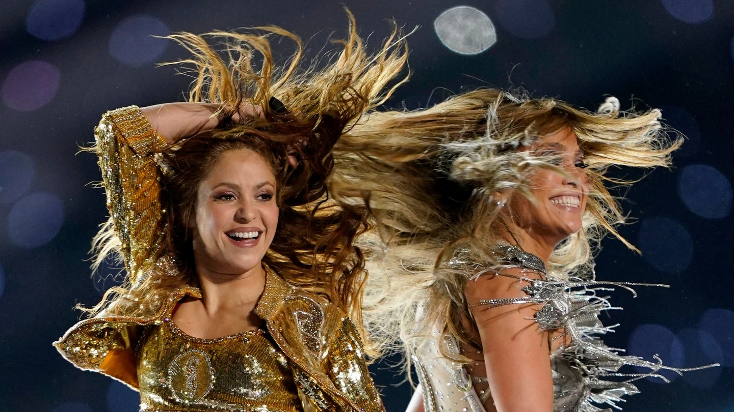 Shakira y Jennifer López iluminan la Super Bowl con su sensacional actuación Shakira y Jennifer López iluminan la Super Bowl con su sensacional actuación