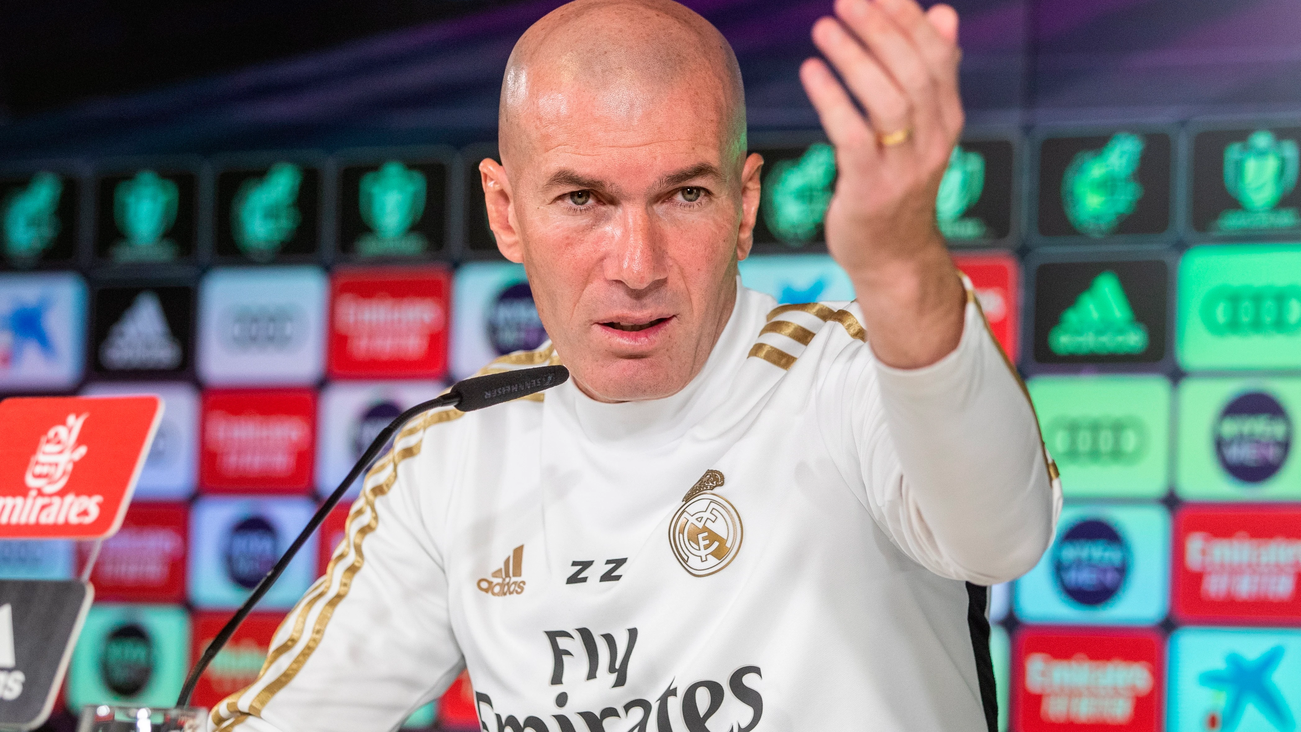 Zidane comparece ante los medios