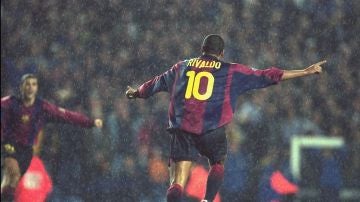 Rivaldo jugando con el FC Barcelona